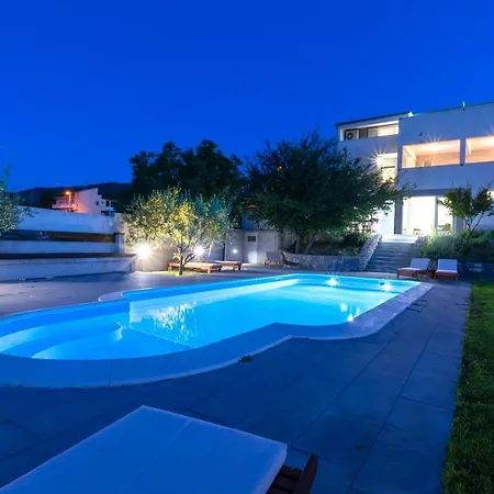 Ume Villa